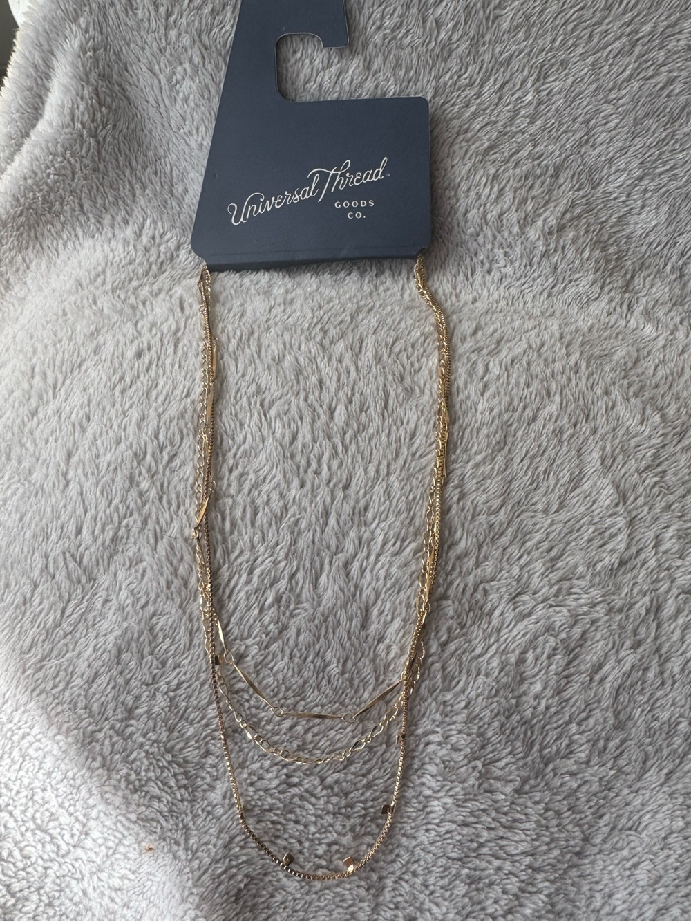 Lot of 2 Universal Thread Layered Gold Toned Necklaces - Picture 5 of 7
